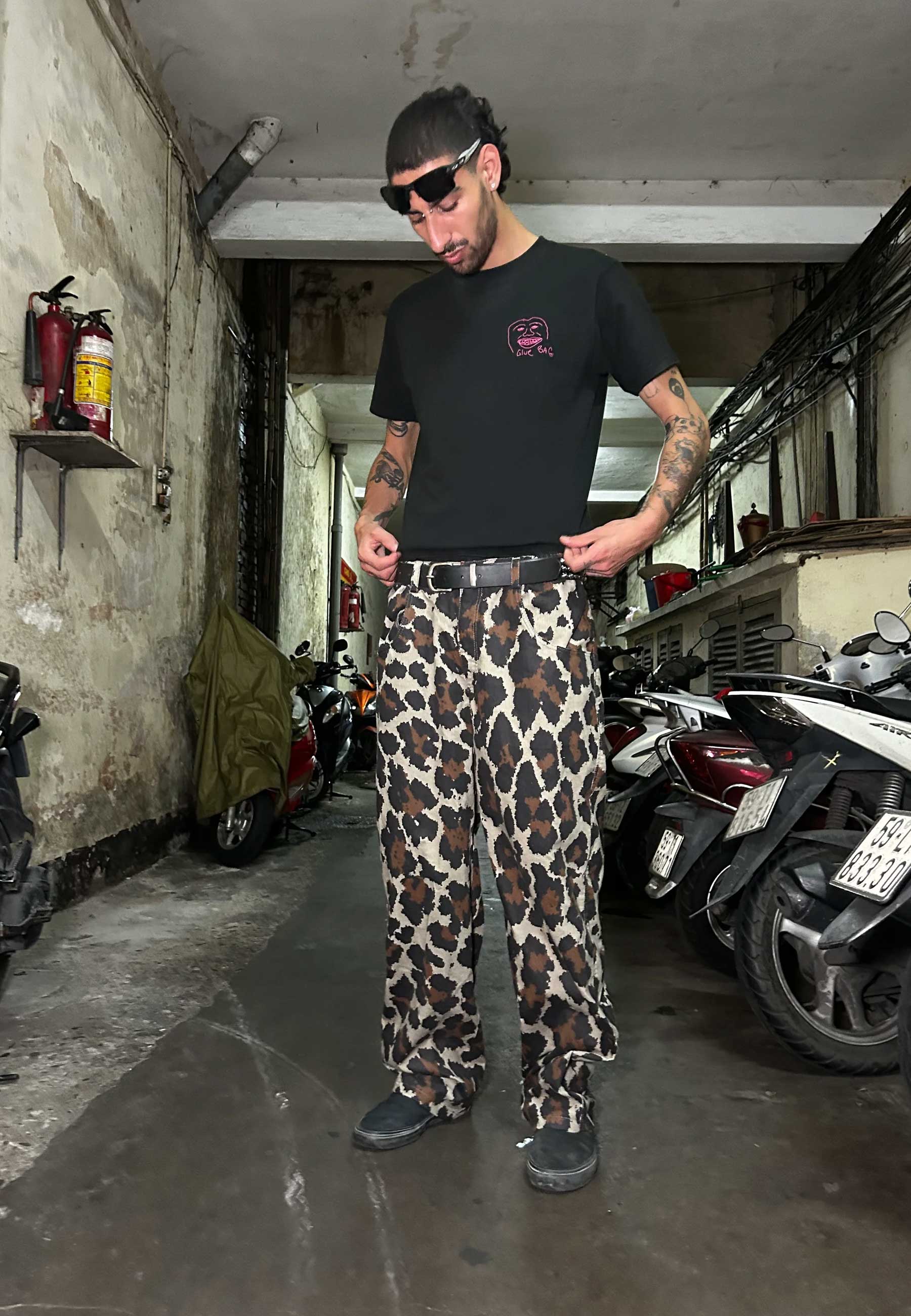 Glue Bag 'Feral' Loose Pants (Leopard)