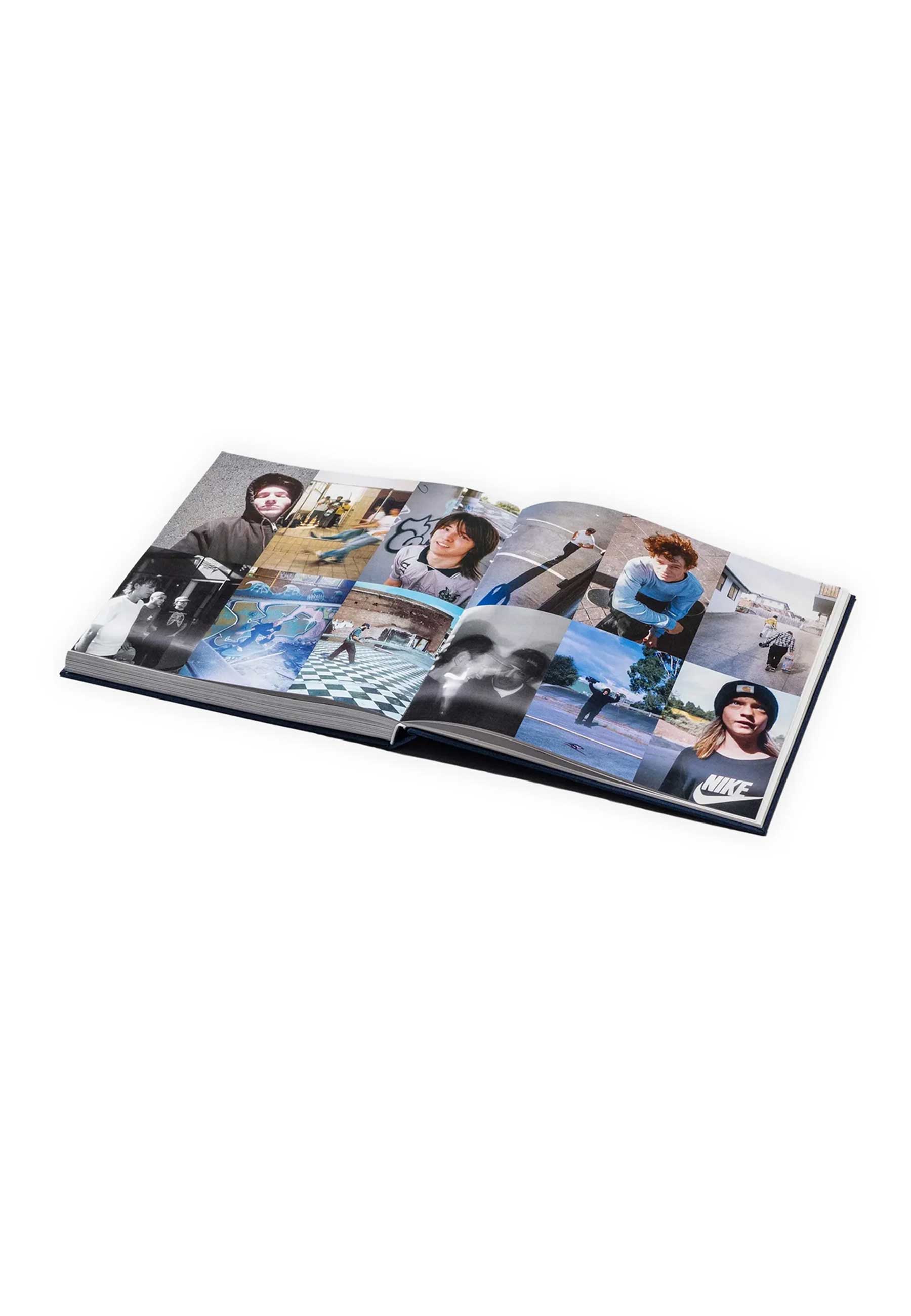 Chris Middlebrook 'Pause' Book