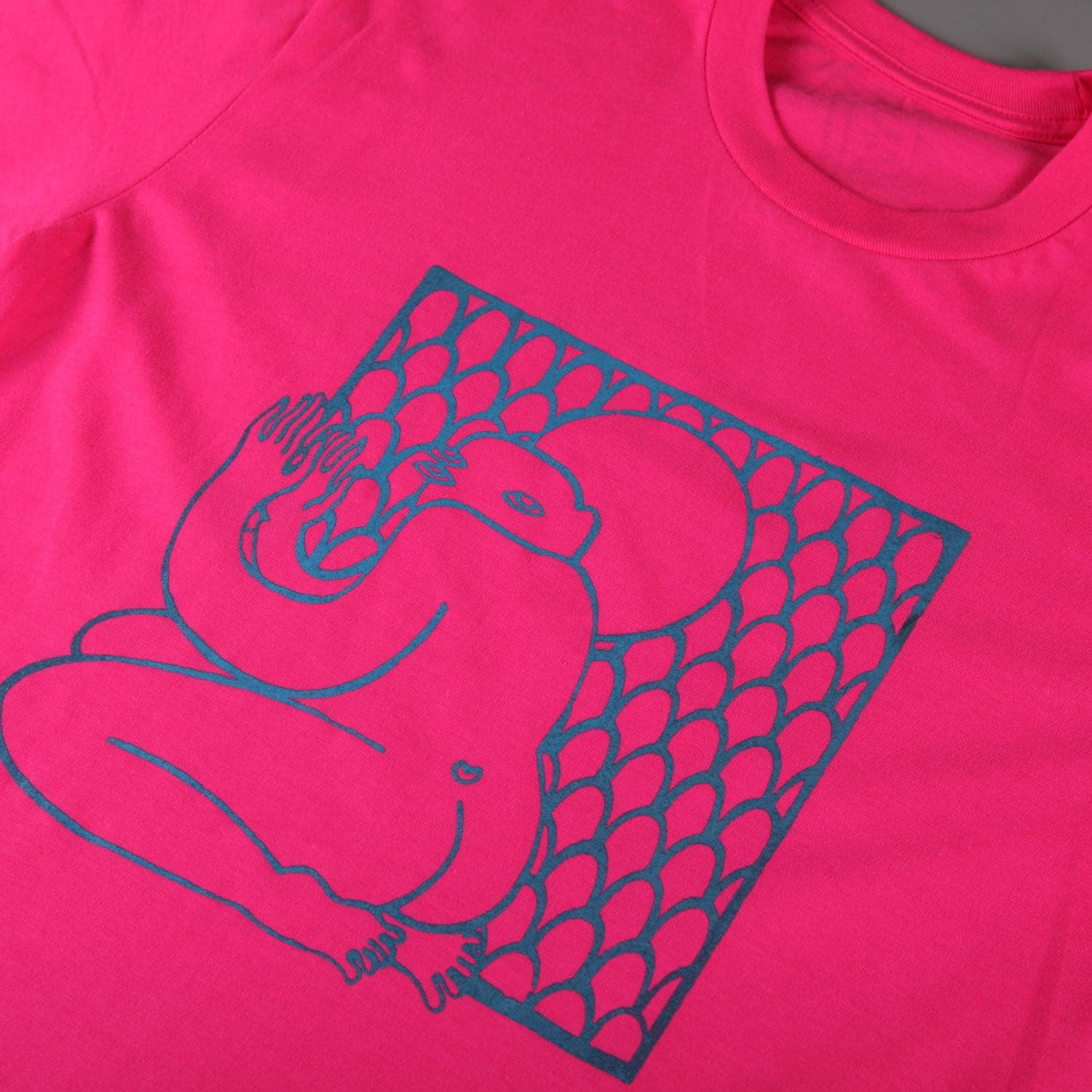 2SOFTiez 'Tiny Heart Lady' T-Shirt (Super Pink)