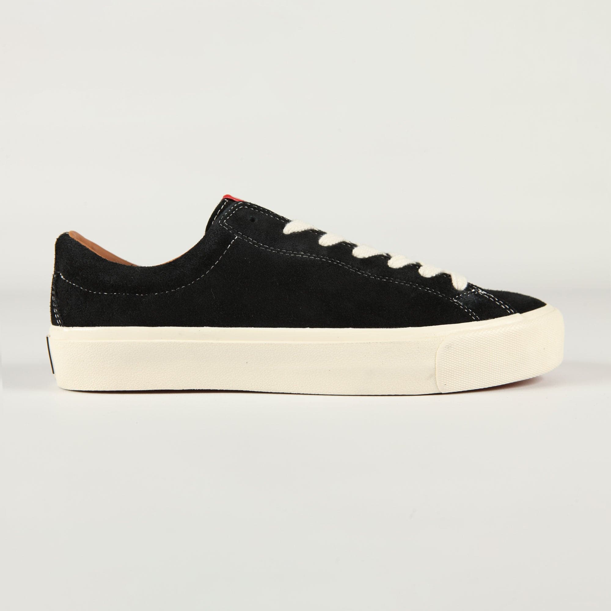 Suede on sale skate shoe