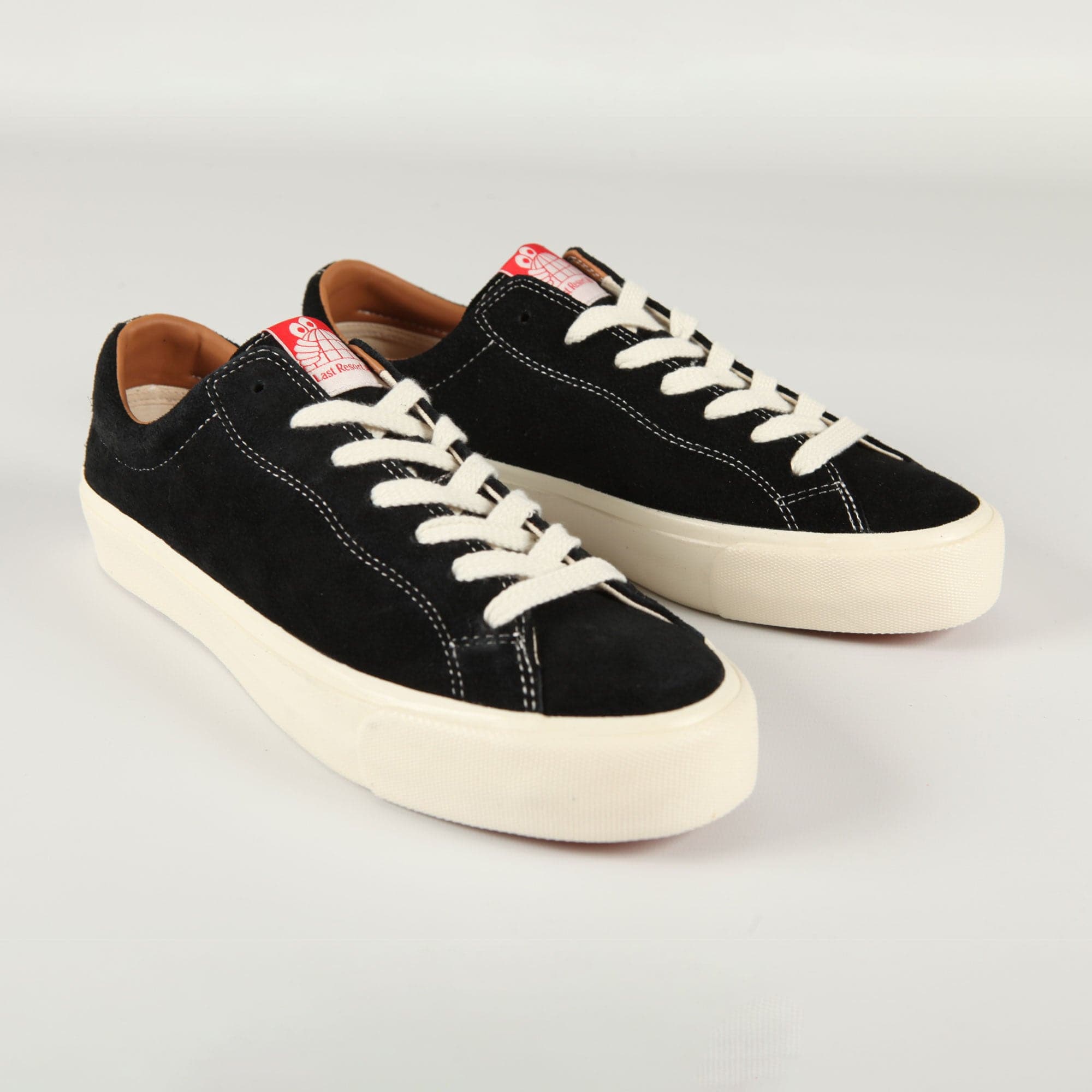 Last Resort 'VM003 Suede Lo' Skate Shoes (Black / White)